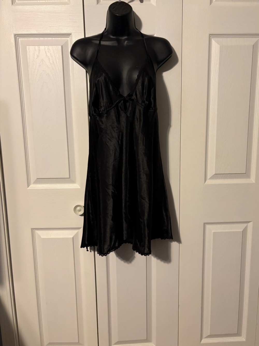 La Vie En Rose Black Satin Chemise with Lace Trim - Picture 7 of 7